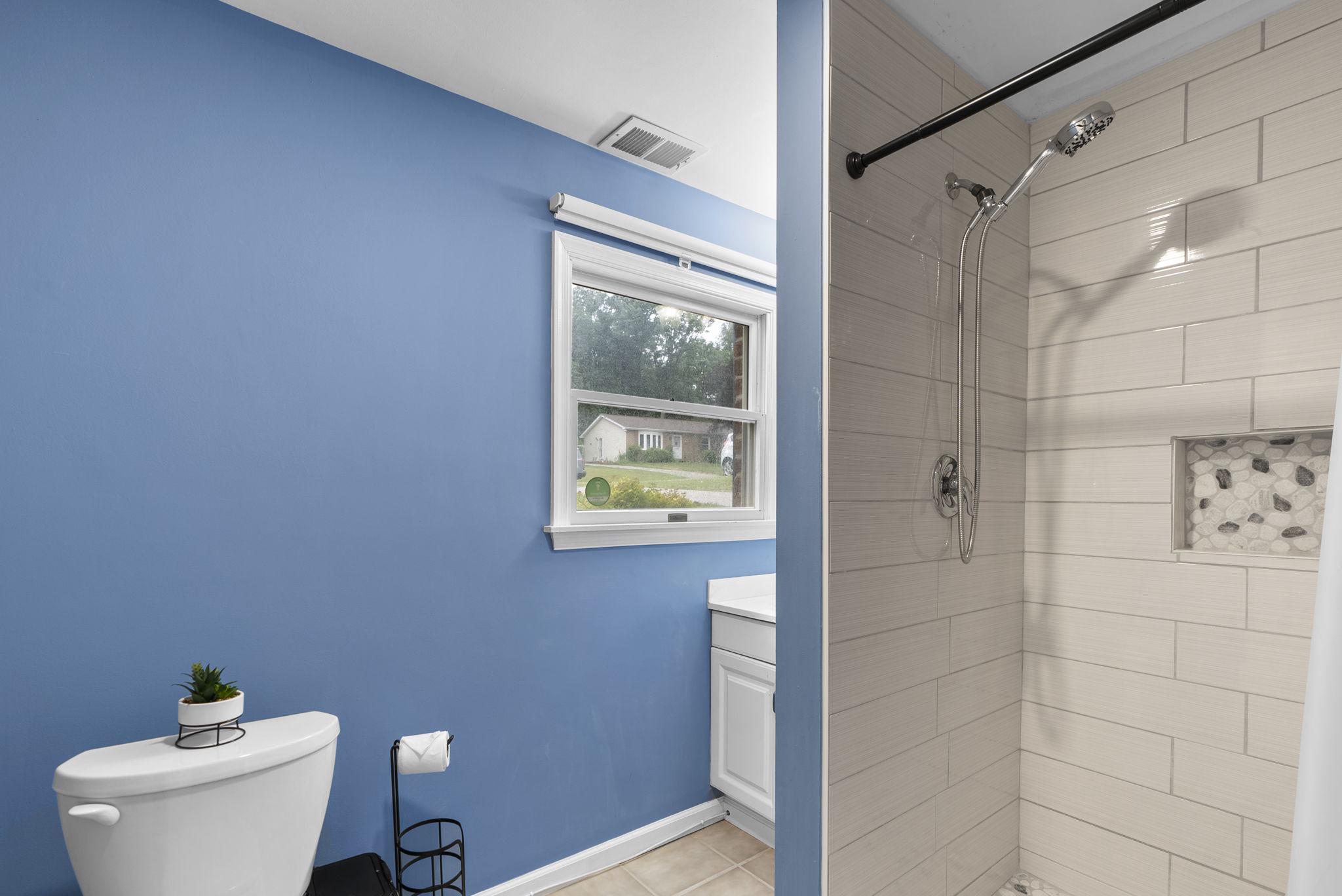 2908 Michelle Road Manchester, MD 21102 - Photo 24 of 34 Second full bathroom on the lower level.