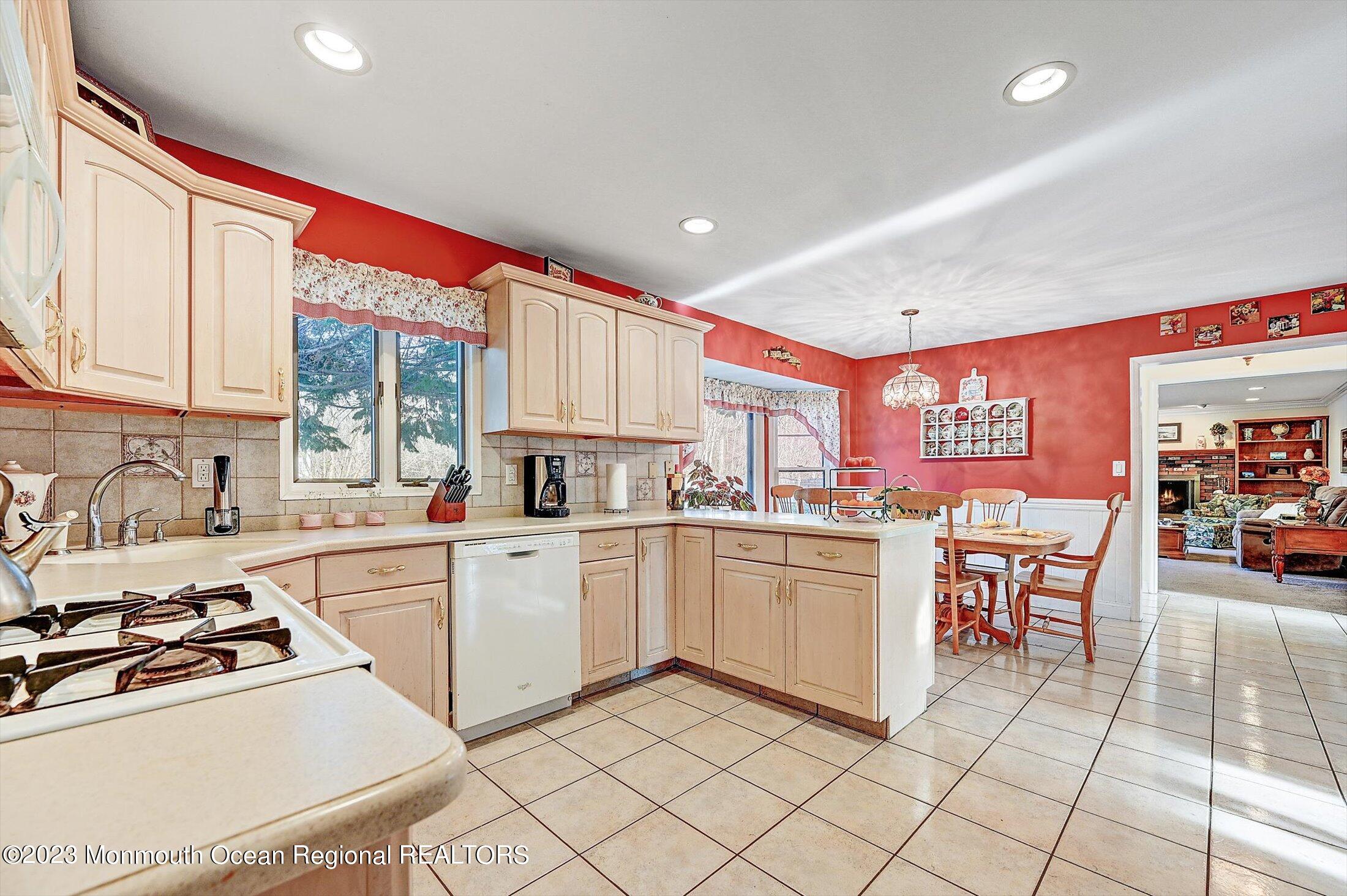 12 Shilling Road Manalapan, NJ 07726 - Photo 13 of 38 KITCHEN