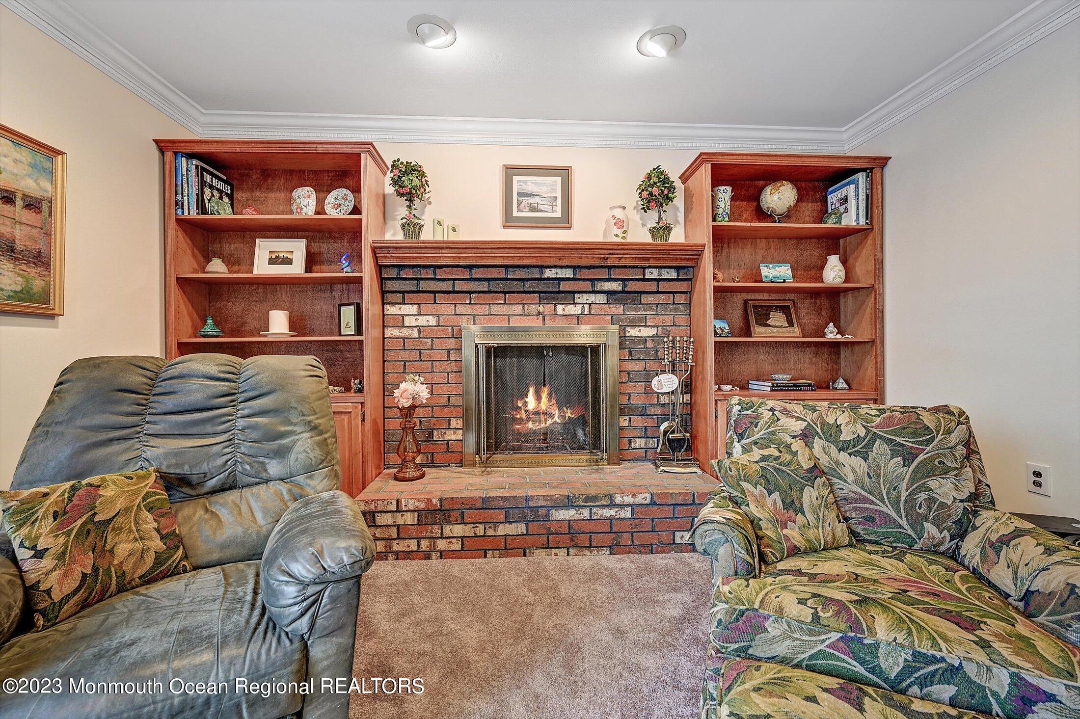 12 Shilling Road Manalapan, NJ 07726 - Photo 18 of 38 FAMILY ROOM