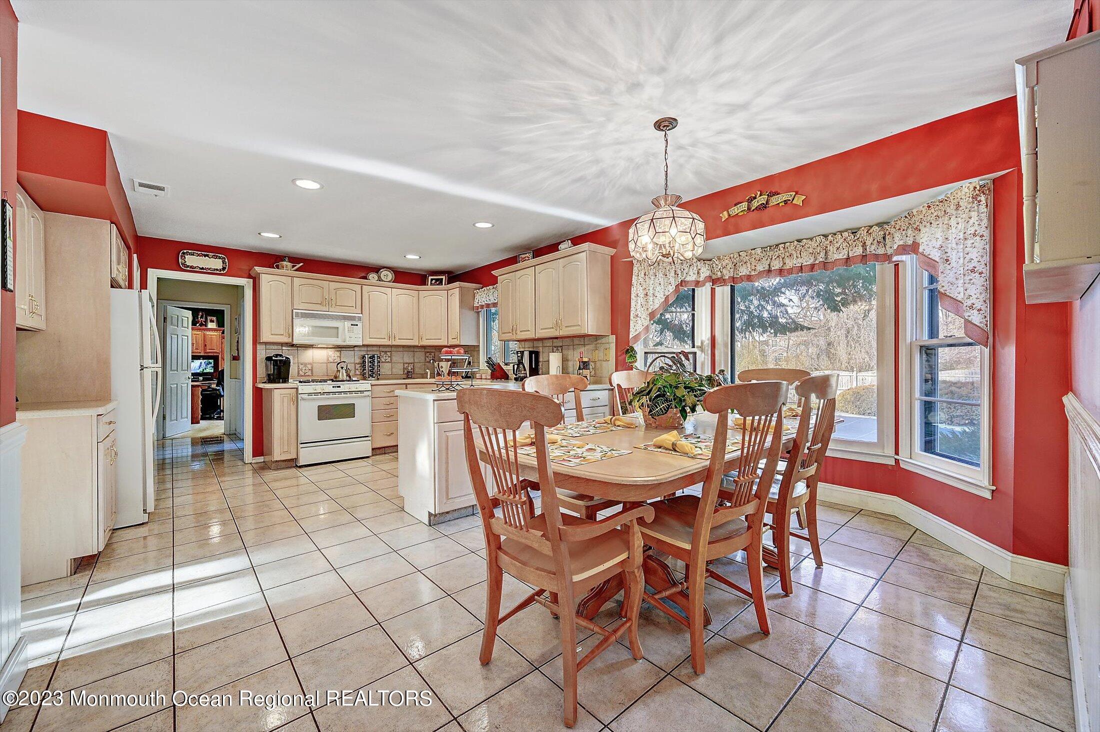 12 Shilling Road Manalapan, NJ 07726 - Photo 10 of 38 KITCHEN