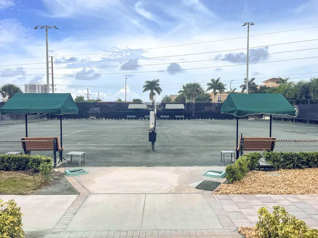 $9,000 | 517 Gulf Road, North Palm Beach, FL 33408