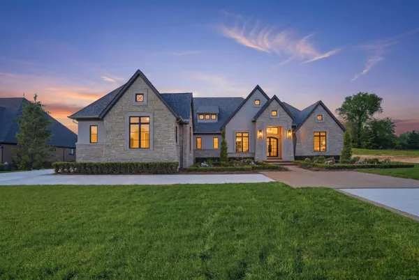 $2,149,000 | 5803 Cotswold Drive, Unit 17, Washington, MI 48094