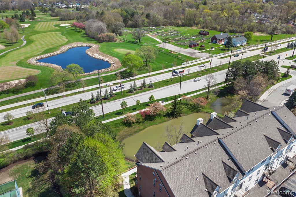 20084 Rodeo Court Southfield, MI 48075 - Photo 5 of 24 Gallery Image 5