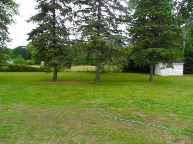 6240 Calkins Road Flint, MI 48532 - Photo 4 of 45 20442667-3.JPG