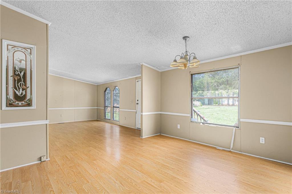 1729 Crawford Road Graham, NC 27253 - Photo 9 of 28 Gallery Image 9