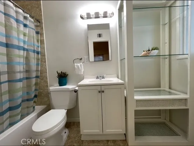 a view of a water fountain