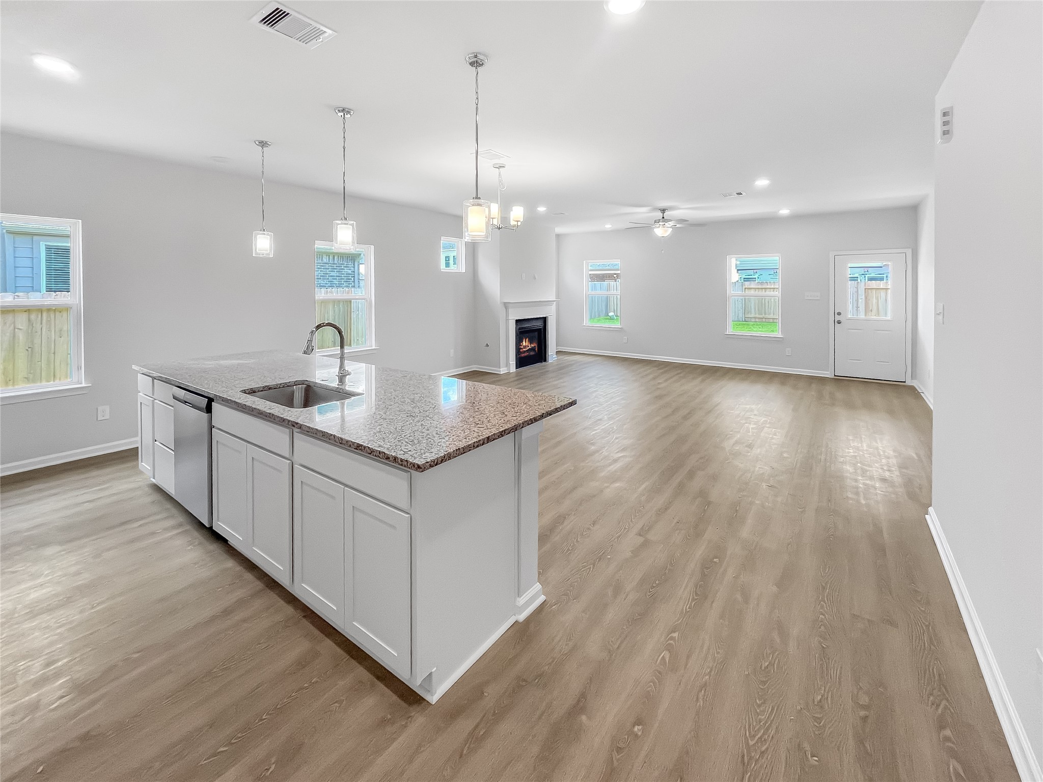 1910 Temple Grove Drive Rosharon, TX 77583 - Photo 4 of 23