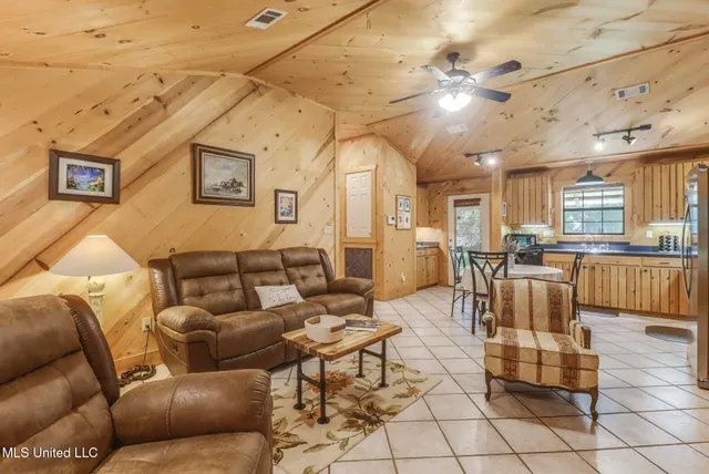 $1,200 | 2881 Wire Road East, Perkinston, MS 39573