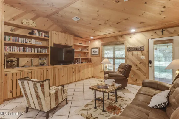 $1,250 | 2881 Wire Road East, Perkinston, MS 39573