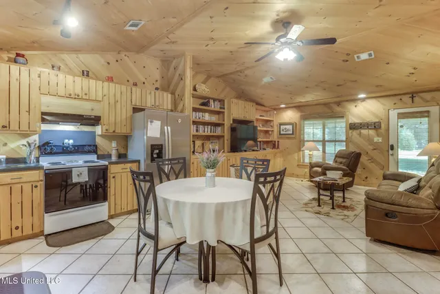 $1,200 | 2881 Wire Road East, Perkinston, MS 39573