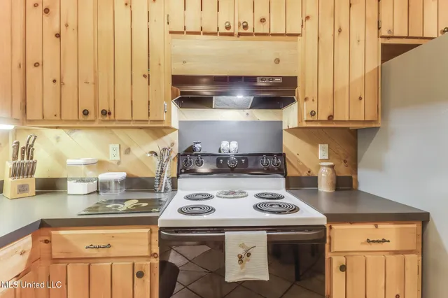 $1,200 | 2881 Wire Road East, Perkinston, MS 39573