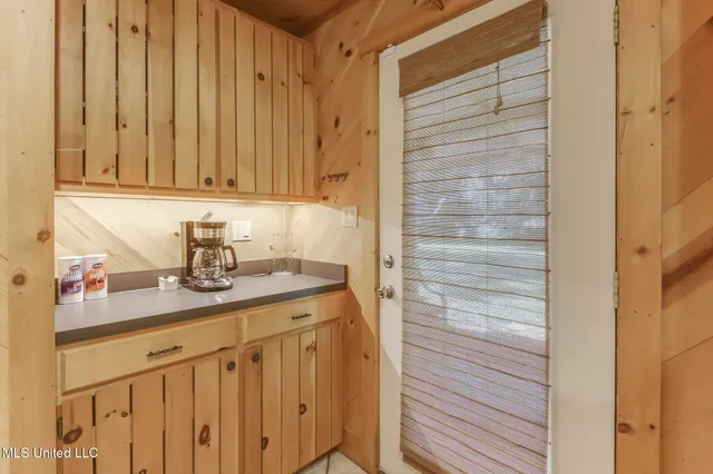 $1,200 | 2881 Wire Road East, Perkinston, MS 39573