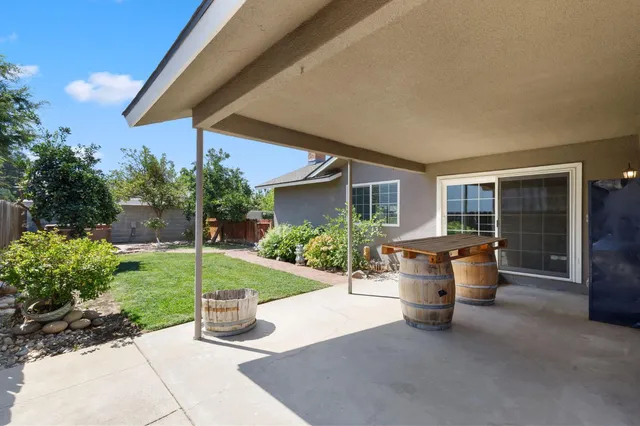 $490,000 | 2012 Beverly Avenue, Clovis, CA 93611
