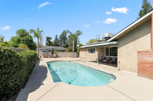 $490,000 | 2012 Beverly Avenue, Clovis, CA 93611