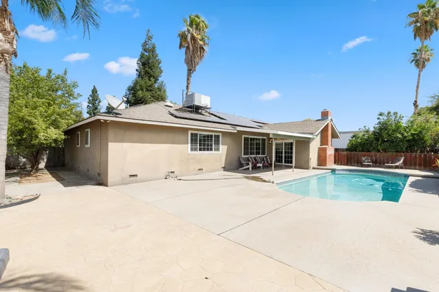 $490,000 | 2012 Beverly Avenue, Clovis, CA 93611