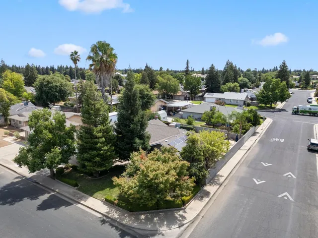 $490,000 | 2012 Beverly Avenue, Clovis, CA 93611