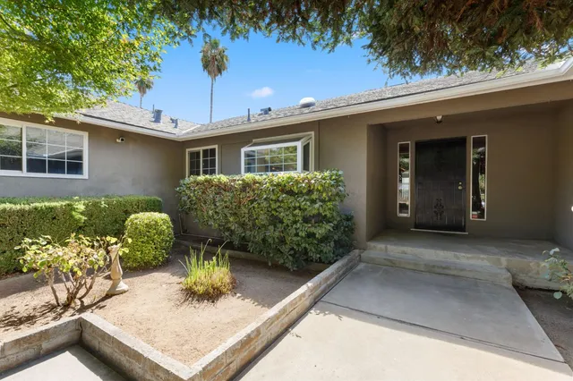 $490,000 | 2012 Beverly Avenue, Clovis, CA 93611
