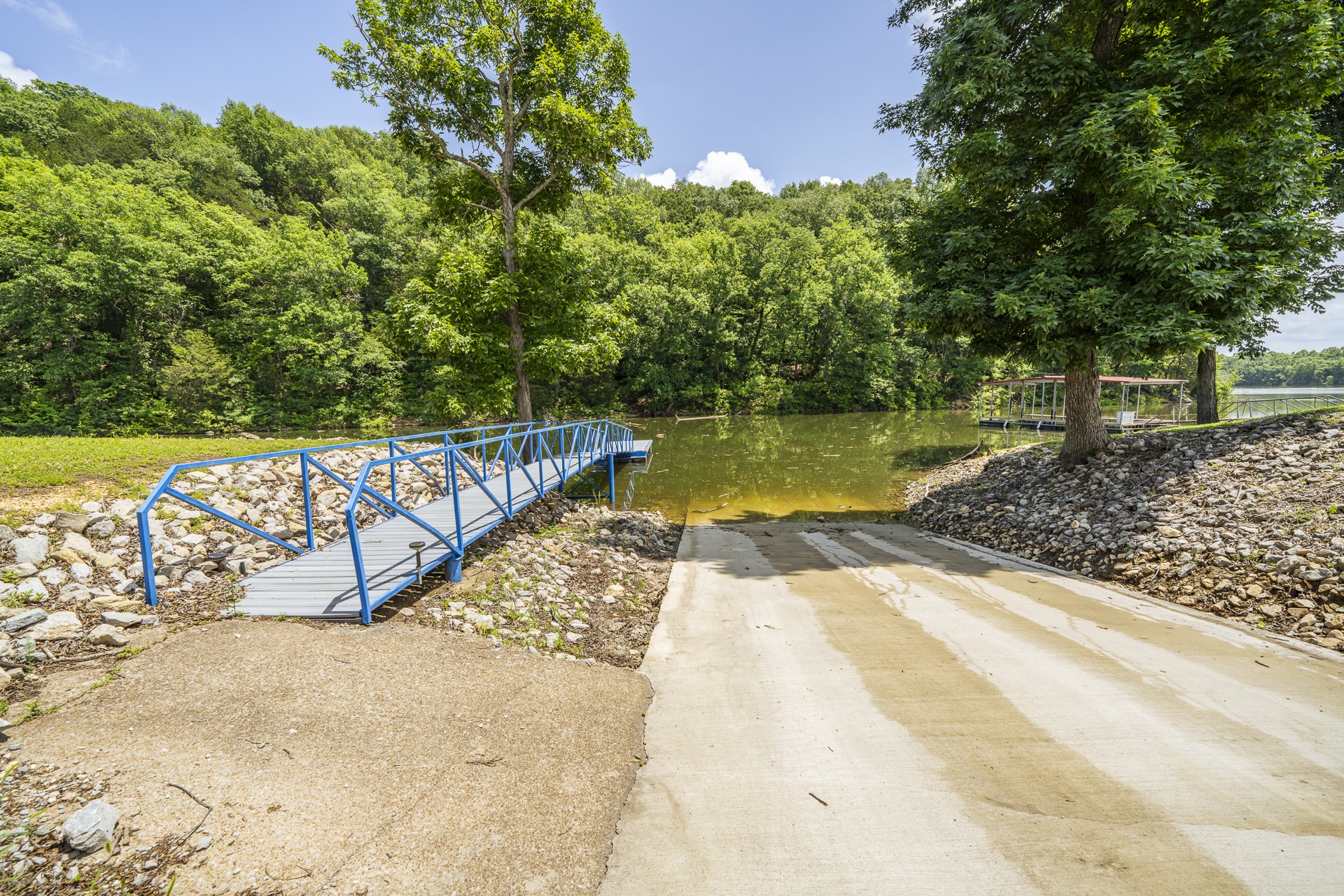694 River Road Clifton, TN 38425 - Photo 24 of 26