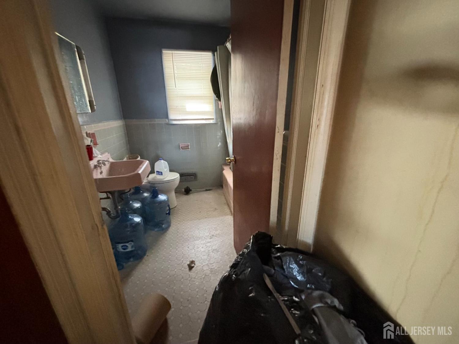 1408 How Lane New Brunswick, NJ 08901 - Photo 23 of 31