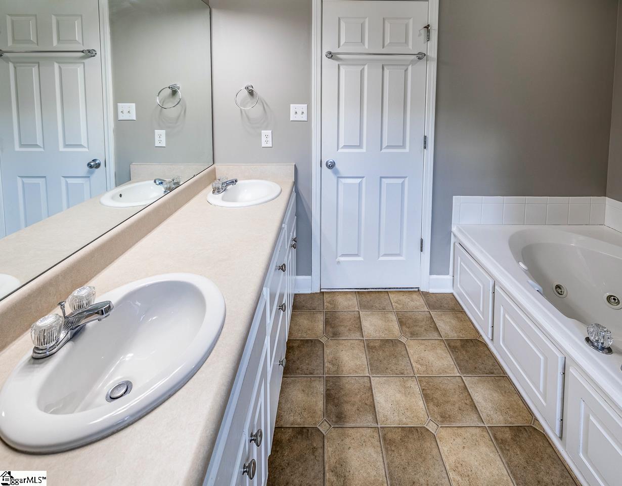 217 Cool Water Court Boiling Springs, SC 29316 - Photo 24 of 35