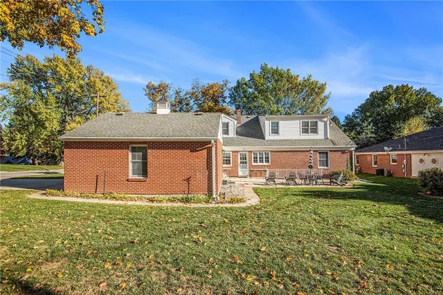 $425,000 | 1824 North 29th Street, St. Joseph, MO 64506