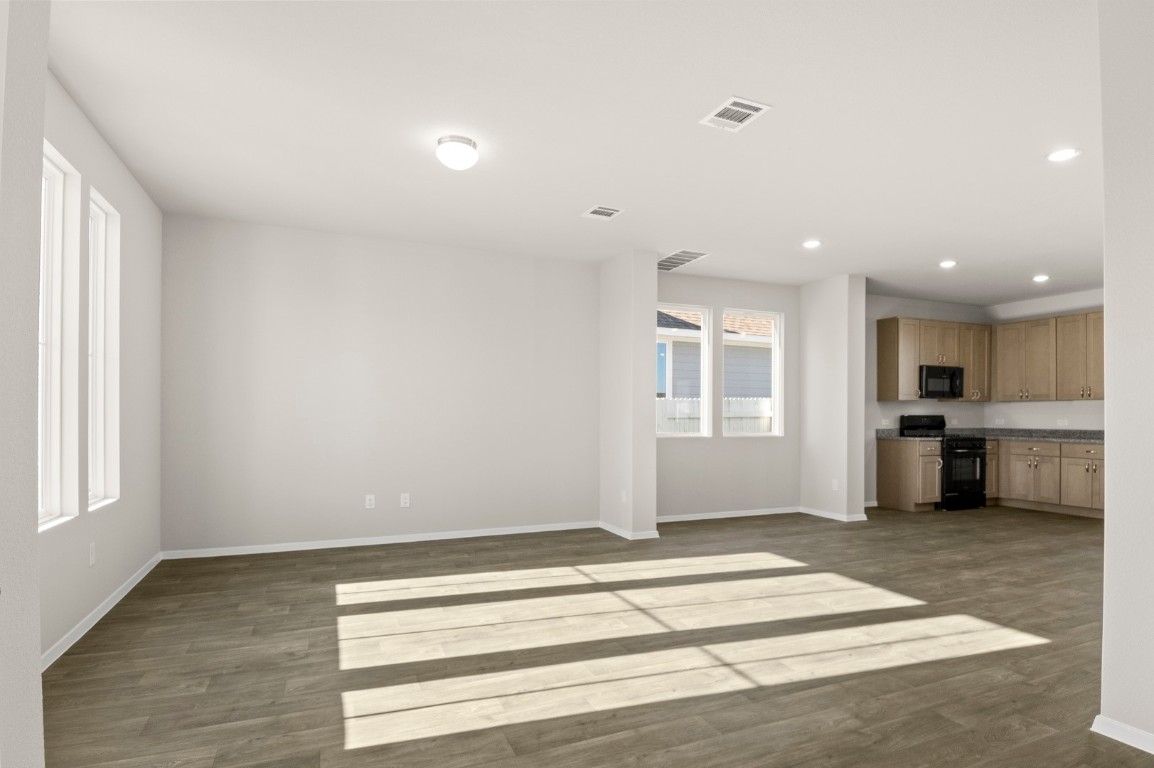 153 Daylily Drive Elgin, TX 78621 - Photo 9 of 33