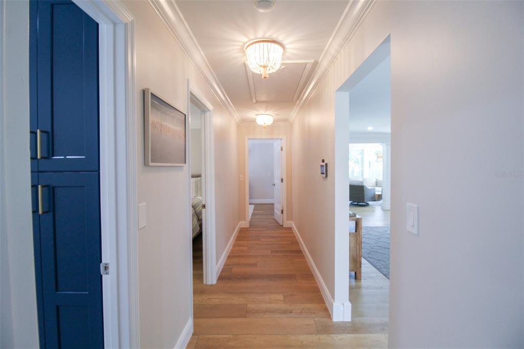 691 Russell Street Longboat Key, FL 34228 - Photo 12 of 38