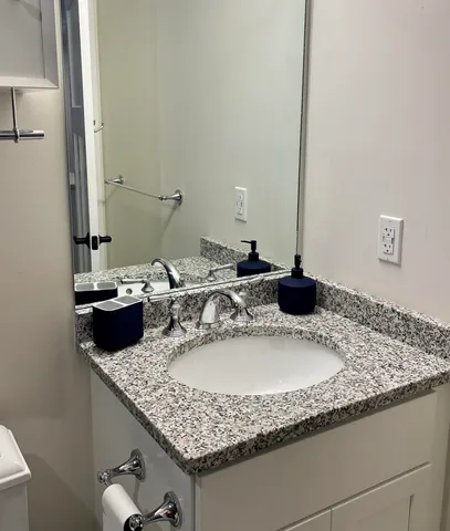 $2,800 | 298 York Street, Unit #10, York, ME 03909