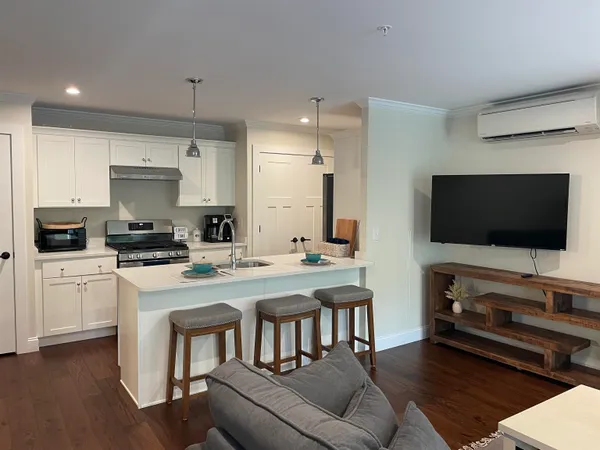 $2,800 | 298 York Street, Unit #10, York, ME 03909