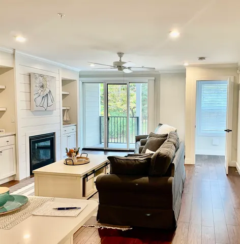 $2,800 | 298 York Street, Unit #10, York, ME 03909