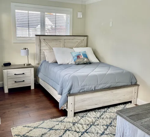 $2,800 | 298 York Street, Unit #10, York, ME 03909