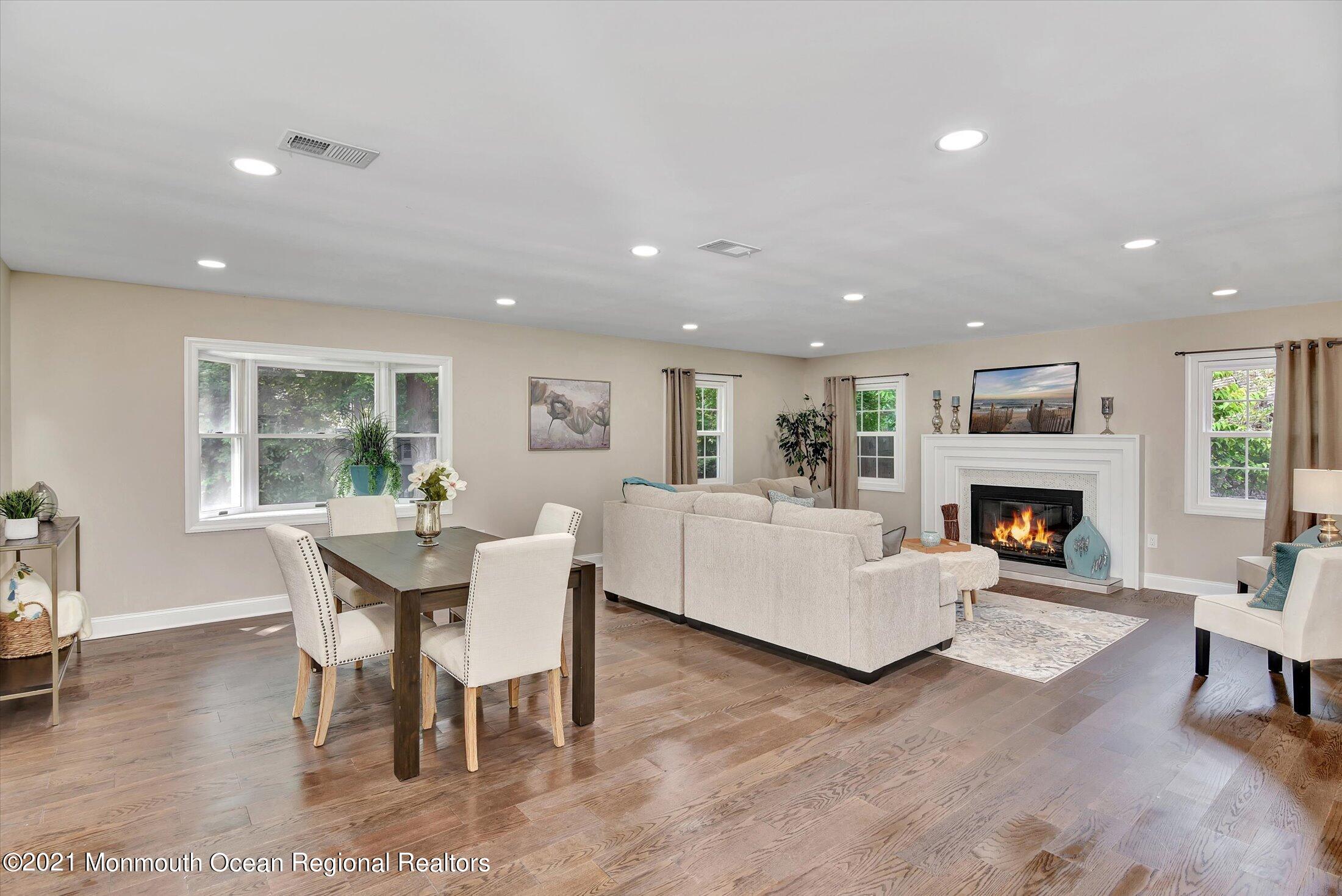 96 Havens Mill Road Freehold, NJ 07728 - Photo 4 of 32 04-Living Room