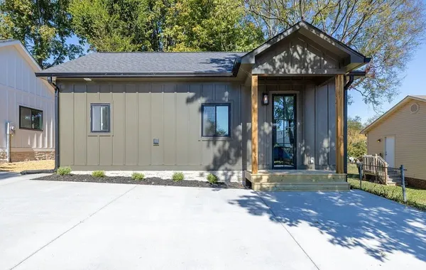 $1,499 | 1905 B Highland Avenue, Columbia, TN 38401