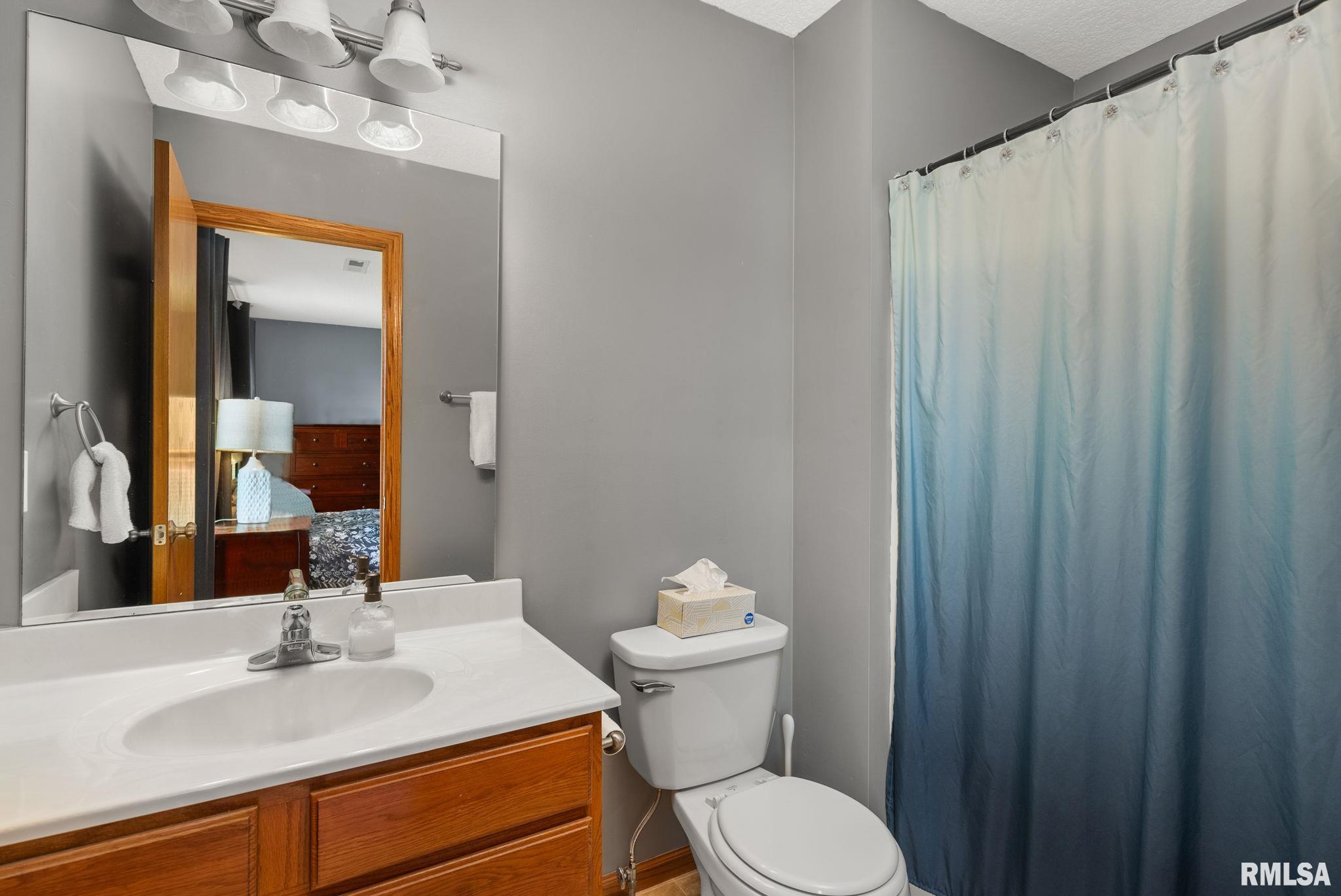 2634 Revo Road Davenport, IA 52806 - Photo 16 of 29 Gallery Image 16
