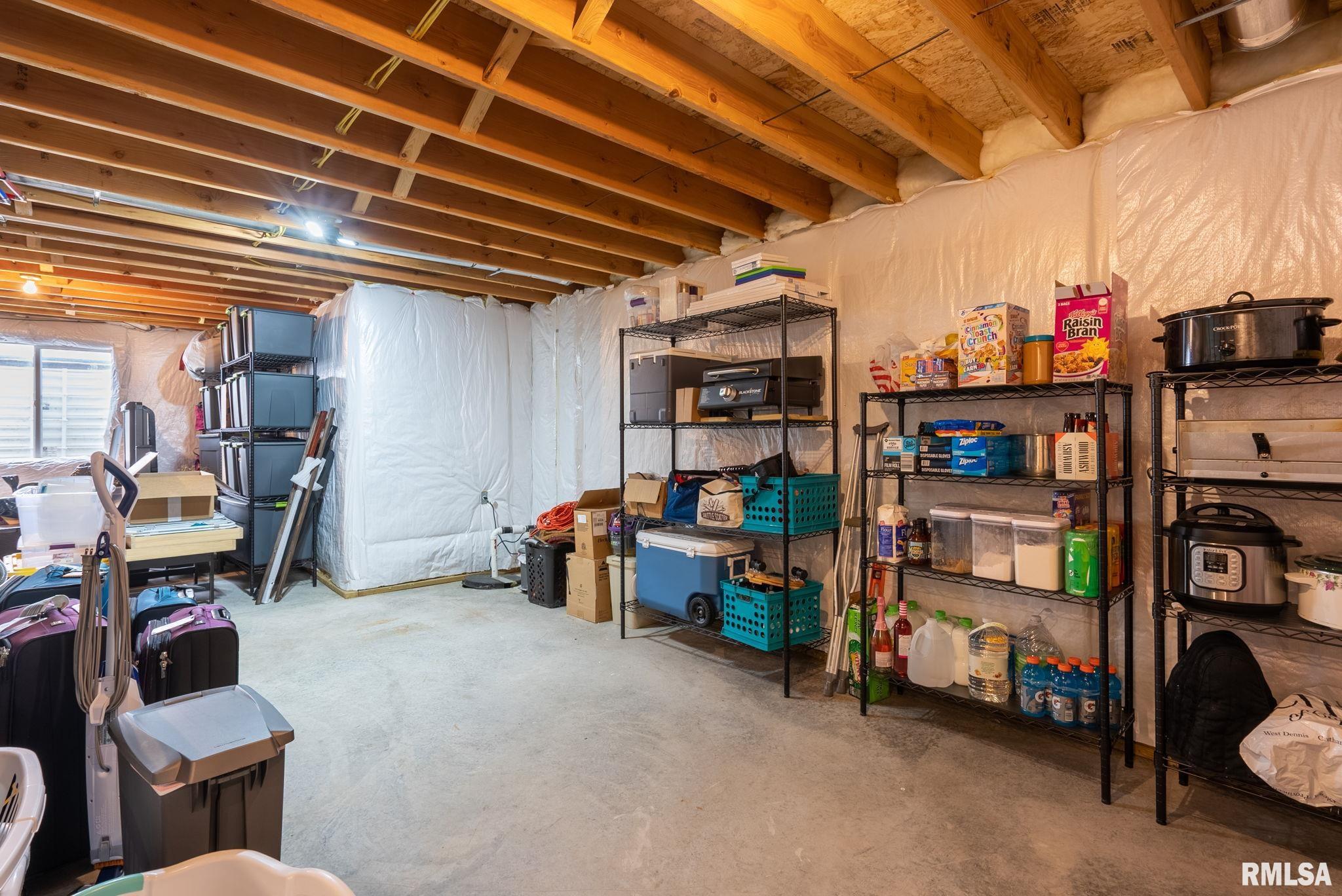 2634 Revo Road Davenport, IA 52806 - Photo 22 of 29 Gallery Image 22