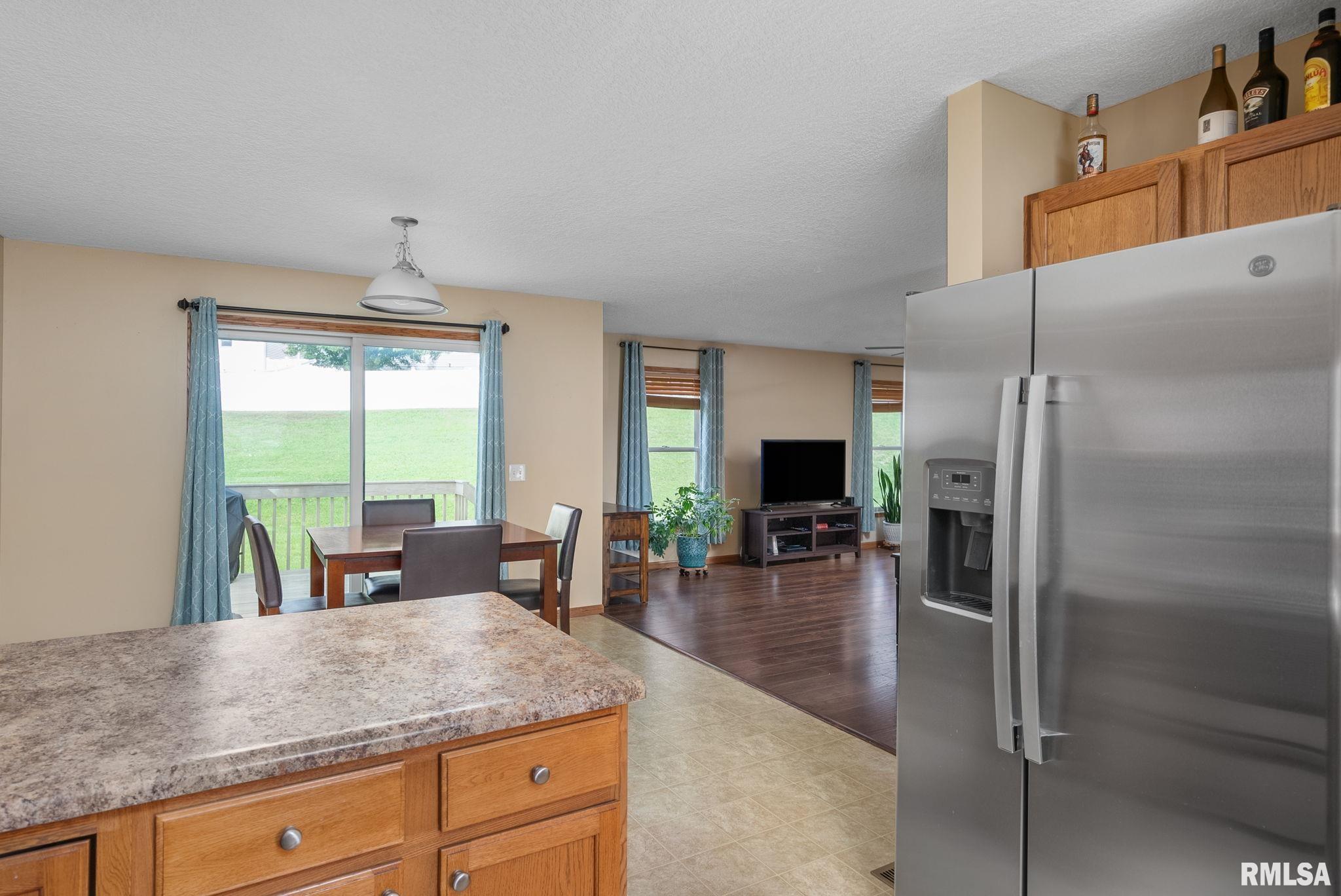 2634 Revo Road Davenport, IA 52806 - Photo 7 of 29 Gallery Image 7