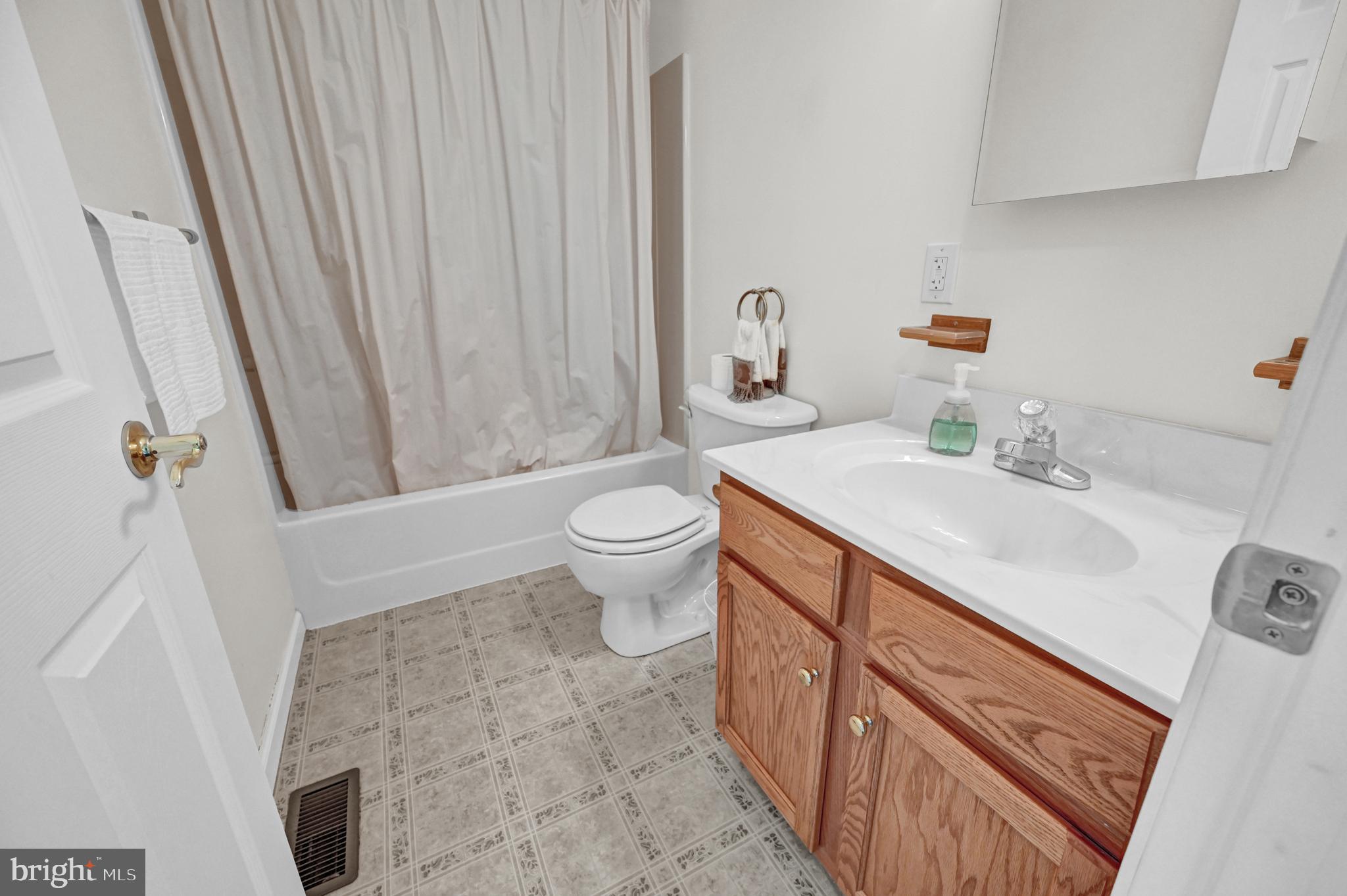 32 Quarry Road Delta, PA 17314 - Photo 28 of 29 Primary Full bath