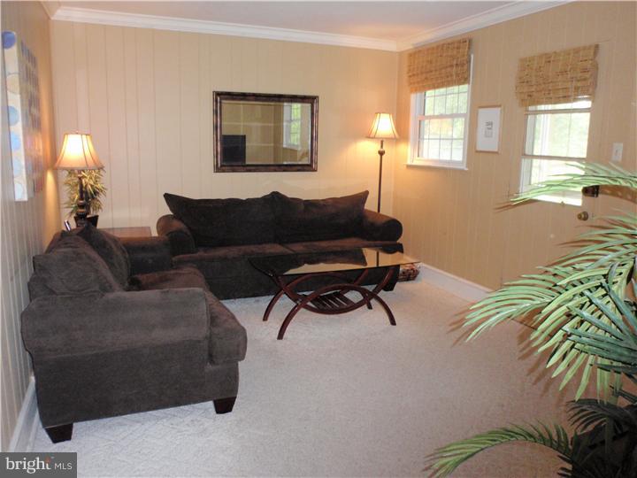 1005 Mueller Road Warminster, PA 18974 - Photo 7 of 24 Family Room