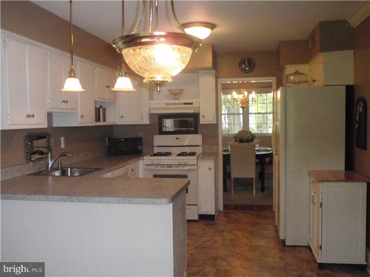 1005 Mueller Road Warminster, PA 18974 - Photo 9 of 24 Kitchen