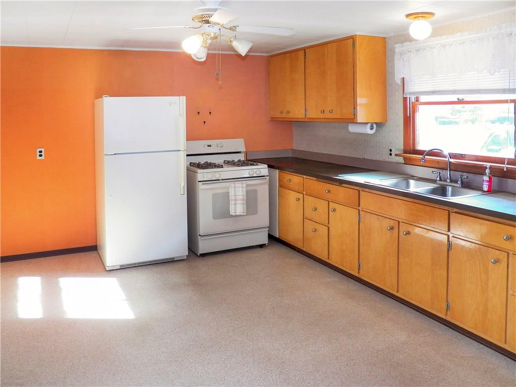 360 Flaugherty Run Road Coraopolis, PA 15108 - Photo 12 of 25 Kitchen