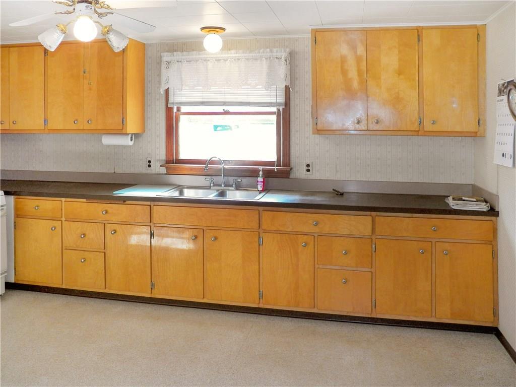 360 Flaugherty Run Road Coraopolis, PA 15108 - Photo 13 of 25 Kitchen