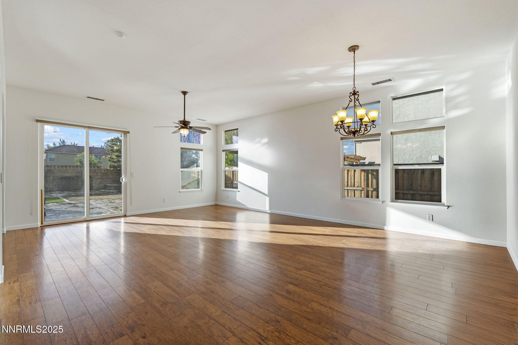 11325 Messina Court Reno, NV 89521 - Photo 6 of 24 Great Room