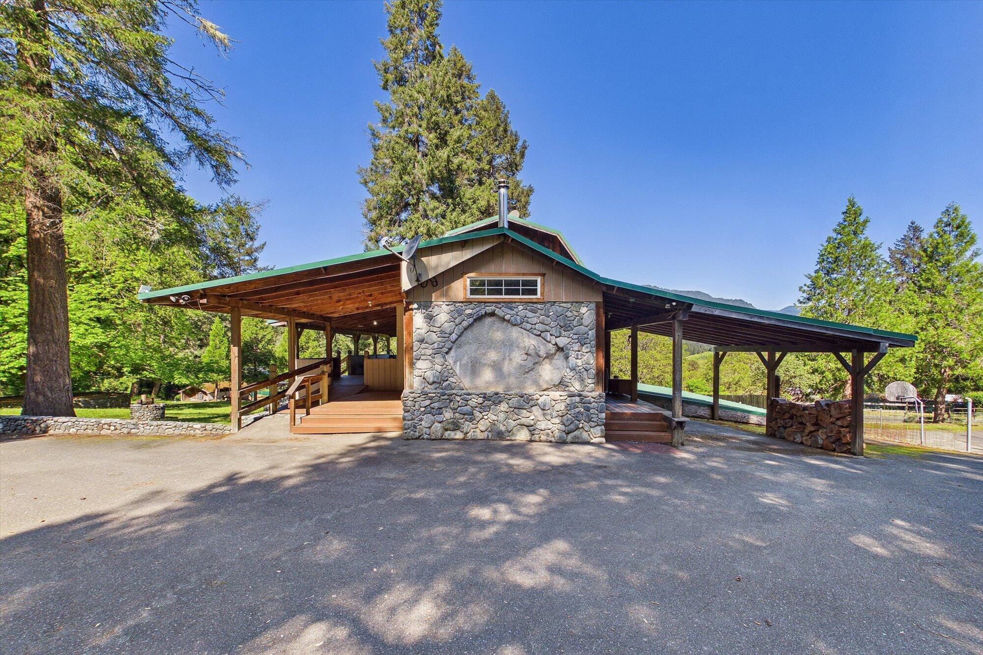 1490 Red Cap Road Orleans, CA 95556 - Photo 14 of 71