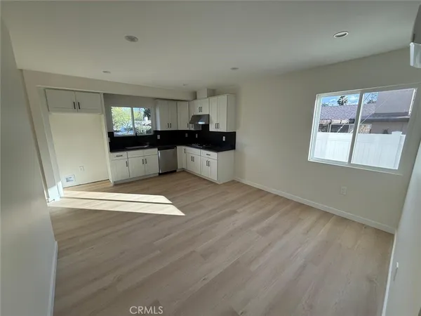 $3,100 | 8601 Delco Avenue, Unit 1/2, Winnetka, CA 91306