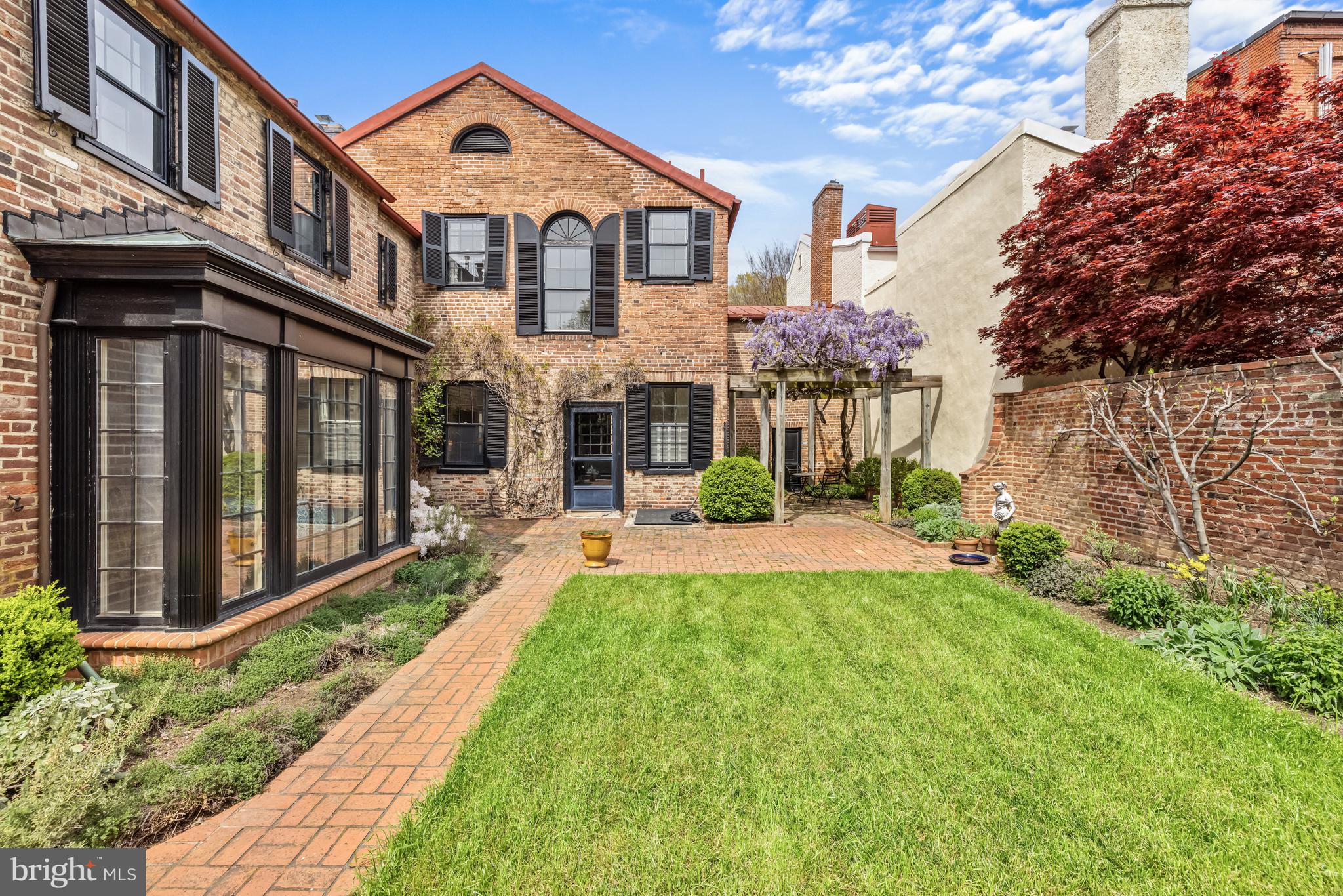 3126 O Street Northwest Washington, DC 20007 - Photo 18 of 21 Private Garden