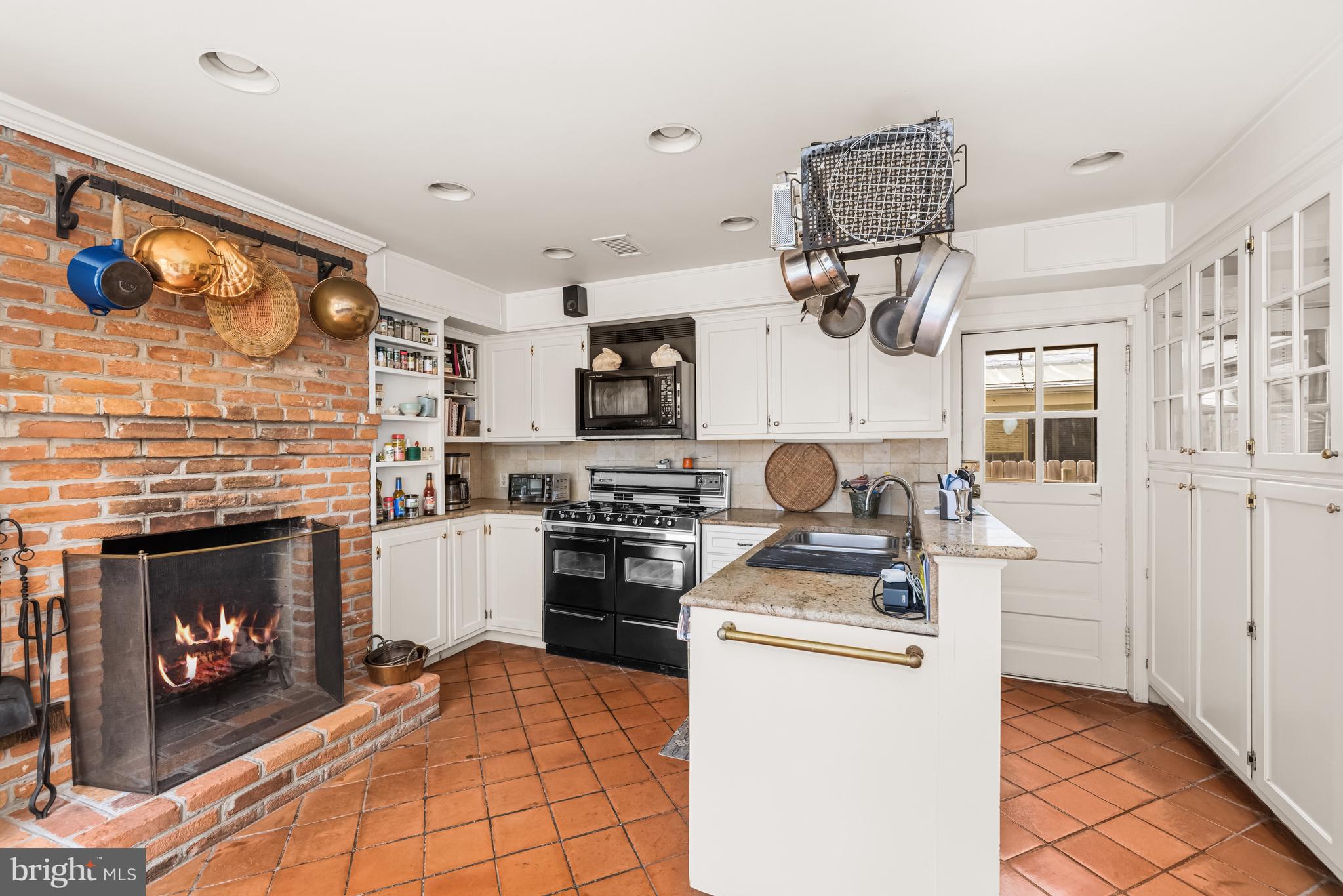 3126 O Street Northwest Washington, DC 20007 - Photo 8 of 21 Kitchen