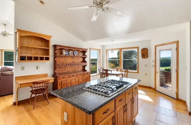 $599,900 | 21 Old County Road, Southampton, MA 01073