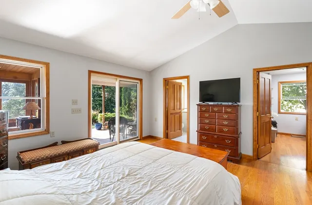 $599,900 | 21 Old County Road, Southampton, MA 01073