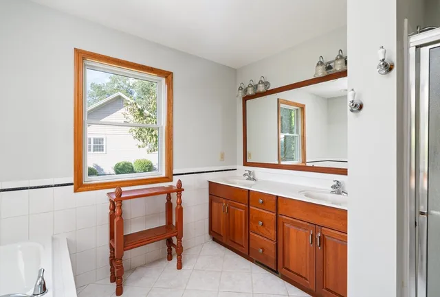 $599,900 | 21 Old County Road, Southampton, MA 01073