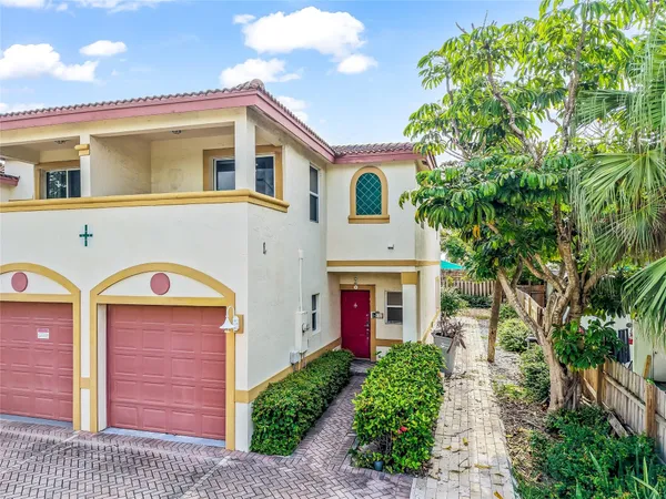 $3,650 | 512 South Ocean Boulevard, Pompano Beach, FL 33062